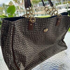 Tommy Hilfiger Stylish Brown Patterned Tote Bag